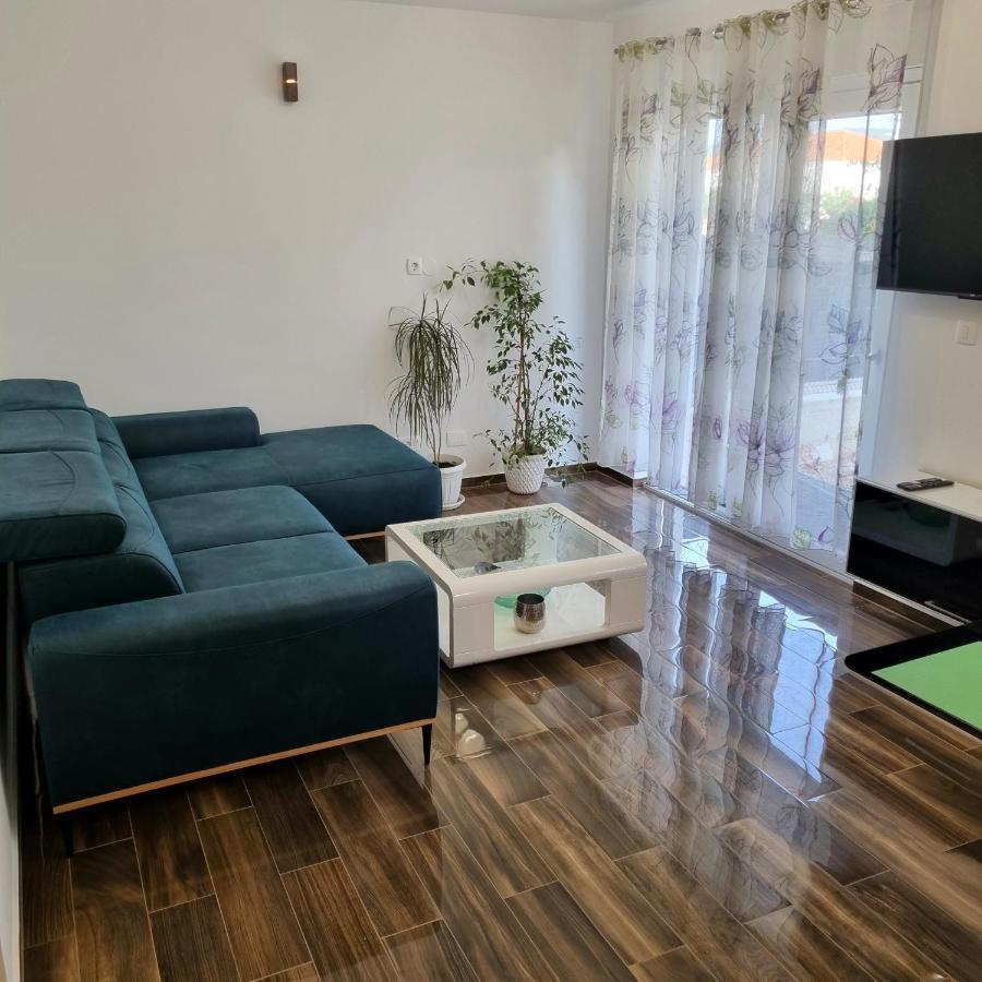 Apartments Happiness Trogir Bagian luar foto