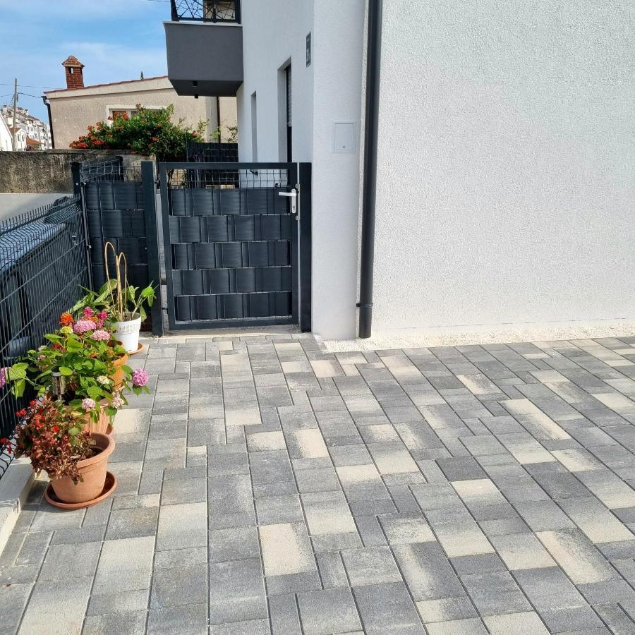 Apartments Happiness Trogir Bagian luar foto