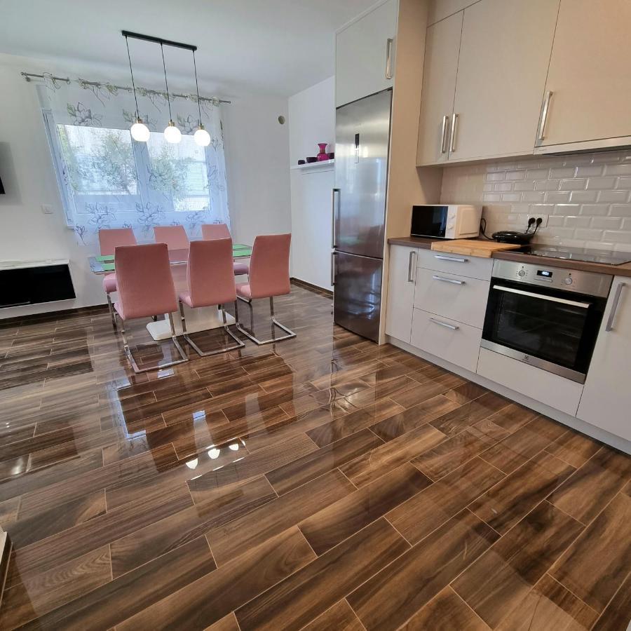 Apartments Happiness Trogir Bagian luar foto