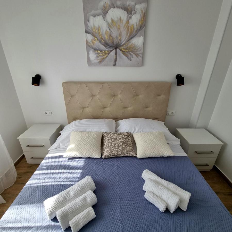 Apartments Happiness Trogir Bagian luar foto