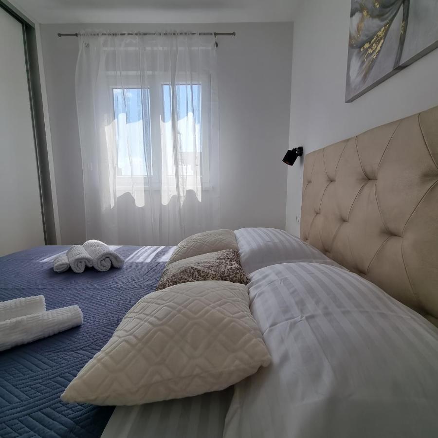 Apartments Happiness Trogir Bagian luar foto