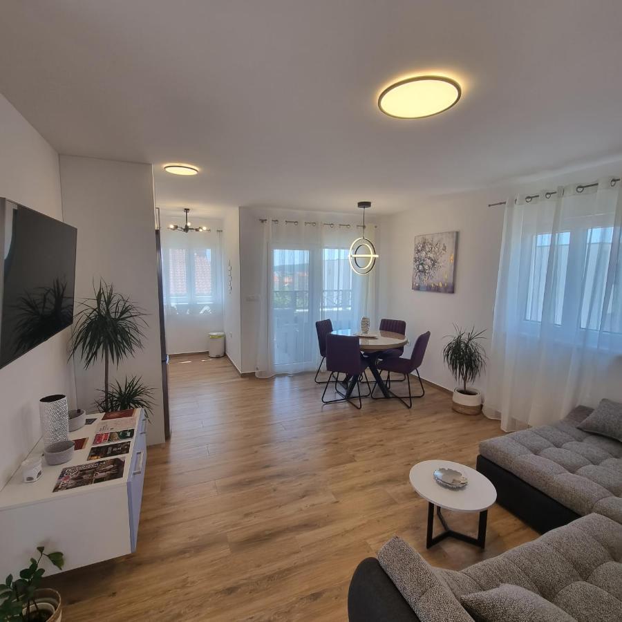 Apartments Happiness Trogir Bagian luar foto